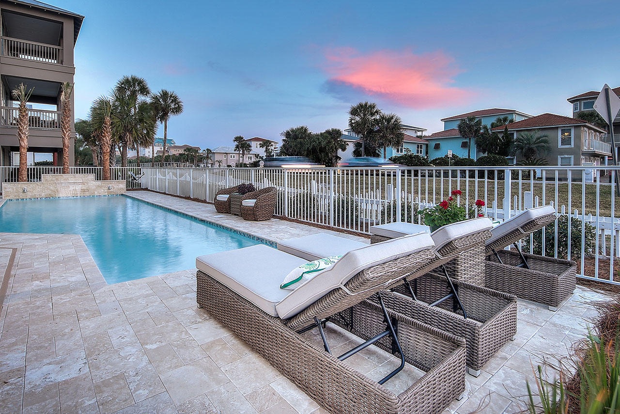 Crystal Shores - Residential