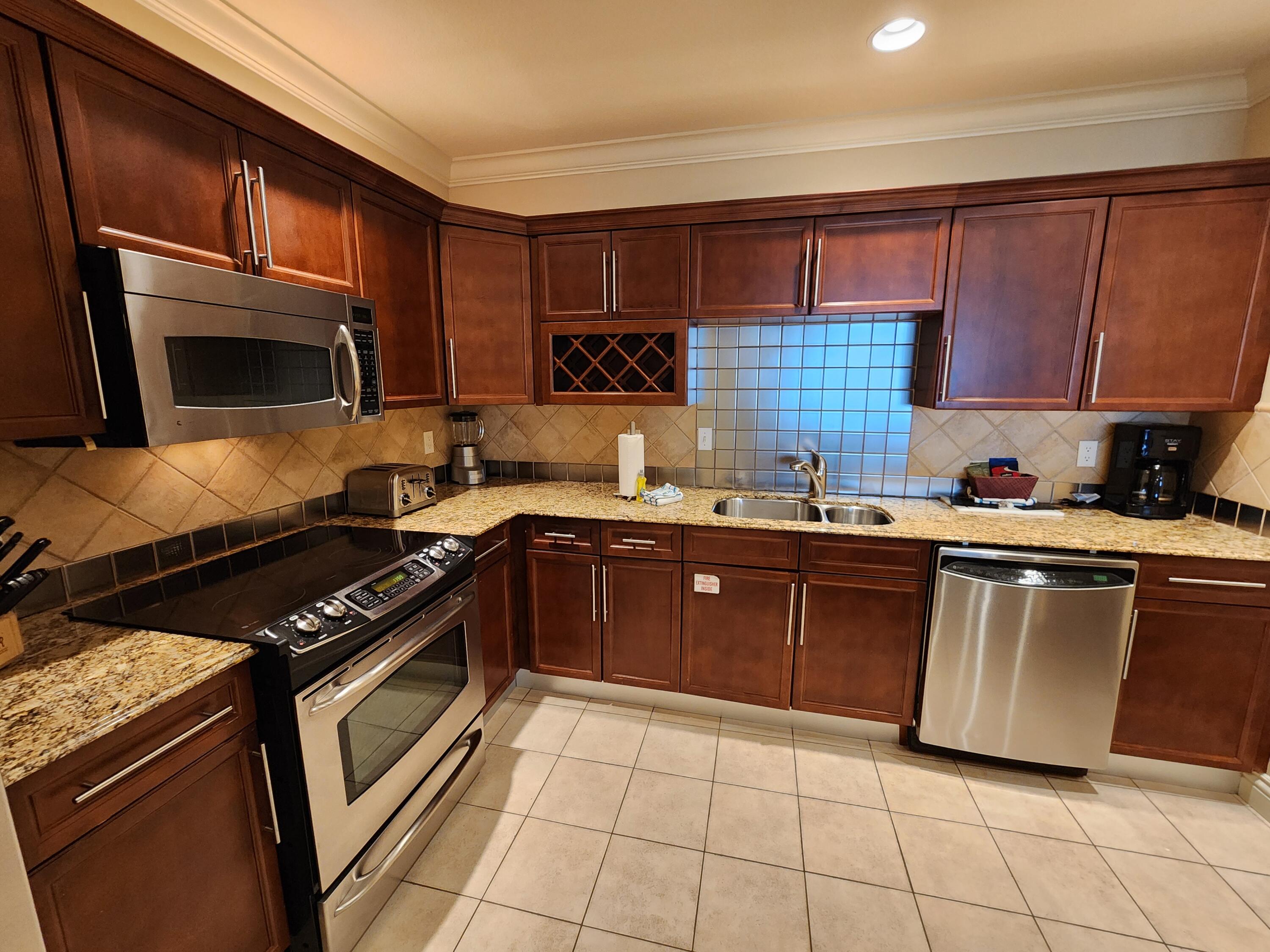 EMERALD GRANDE - Residential