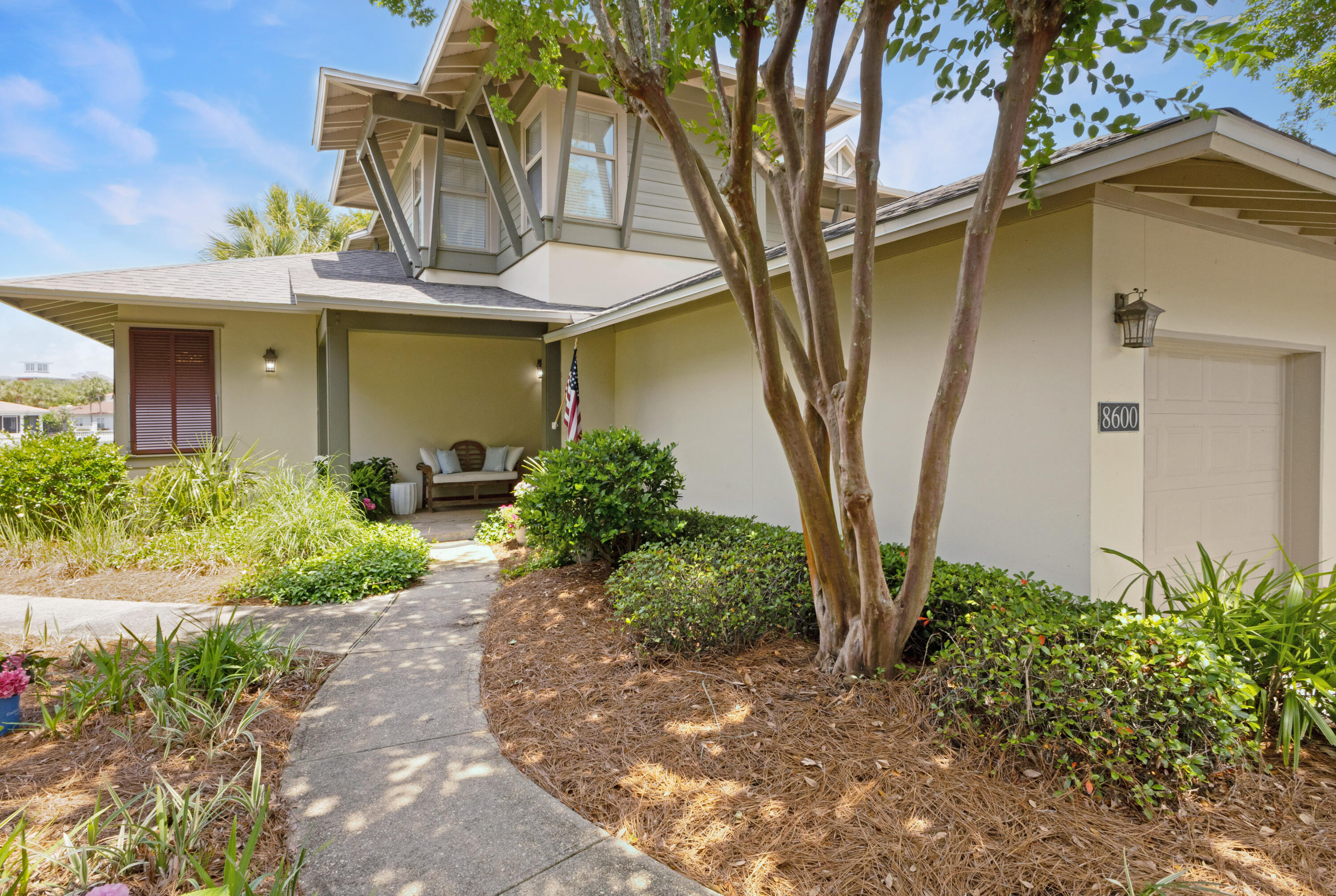 MAGNOLIA BAY - Residential