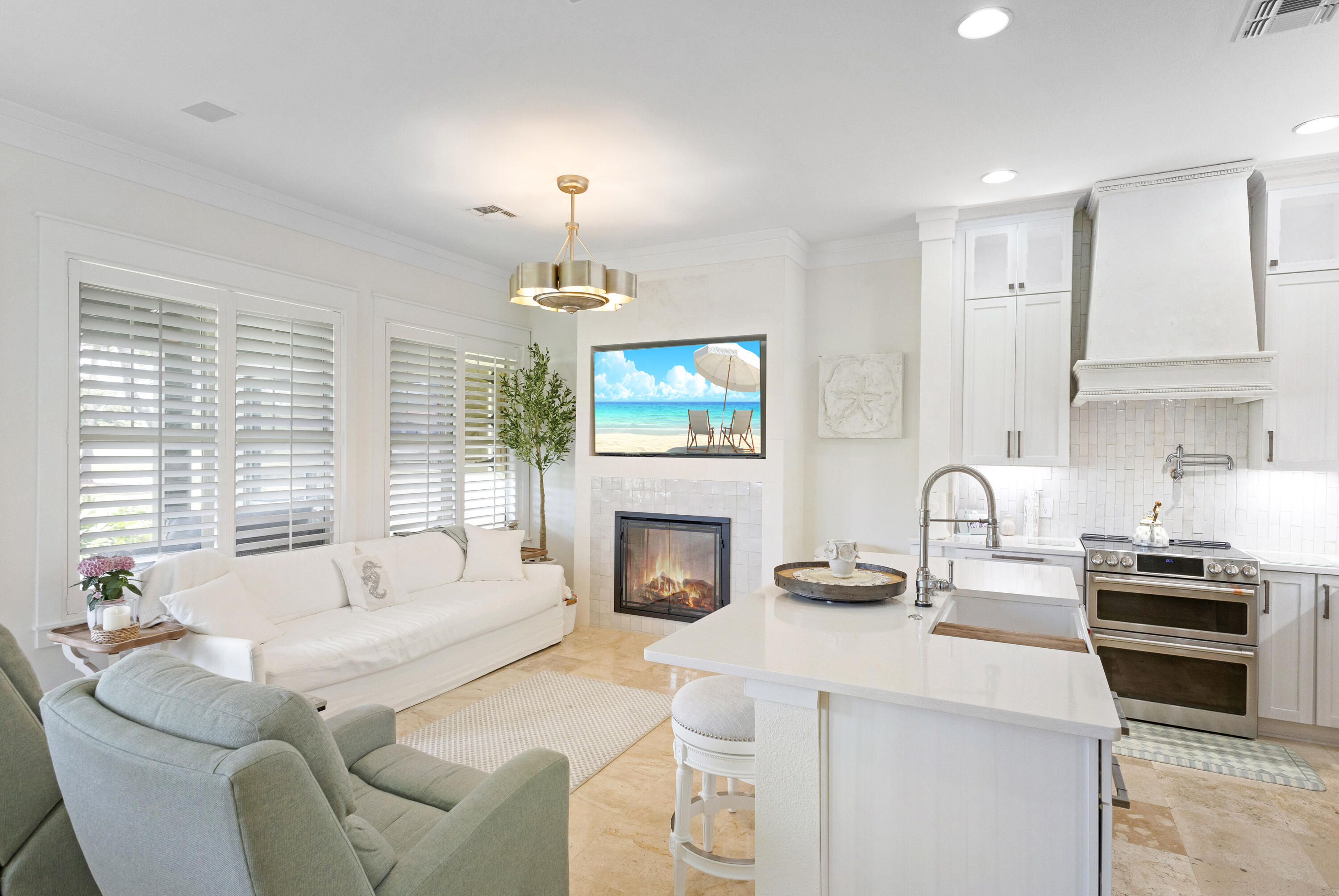 MAGNOLIA BAY - Residential