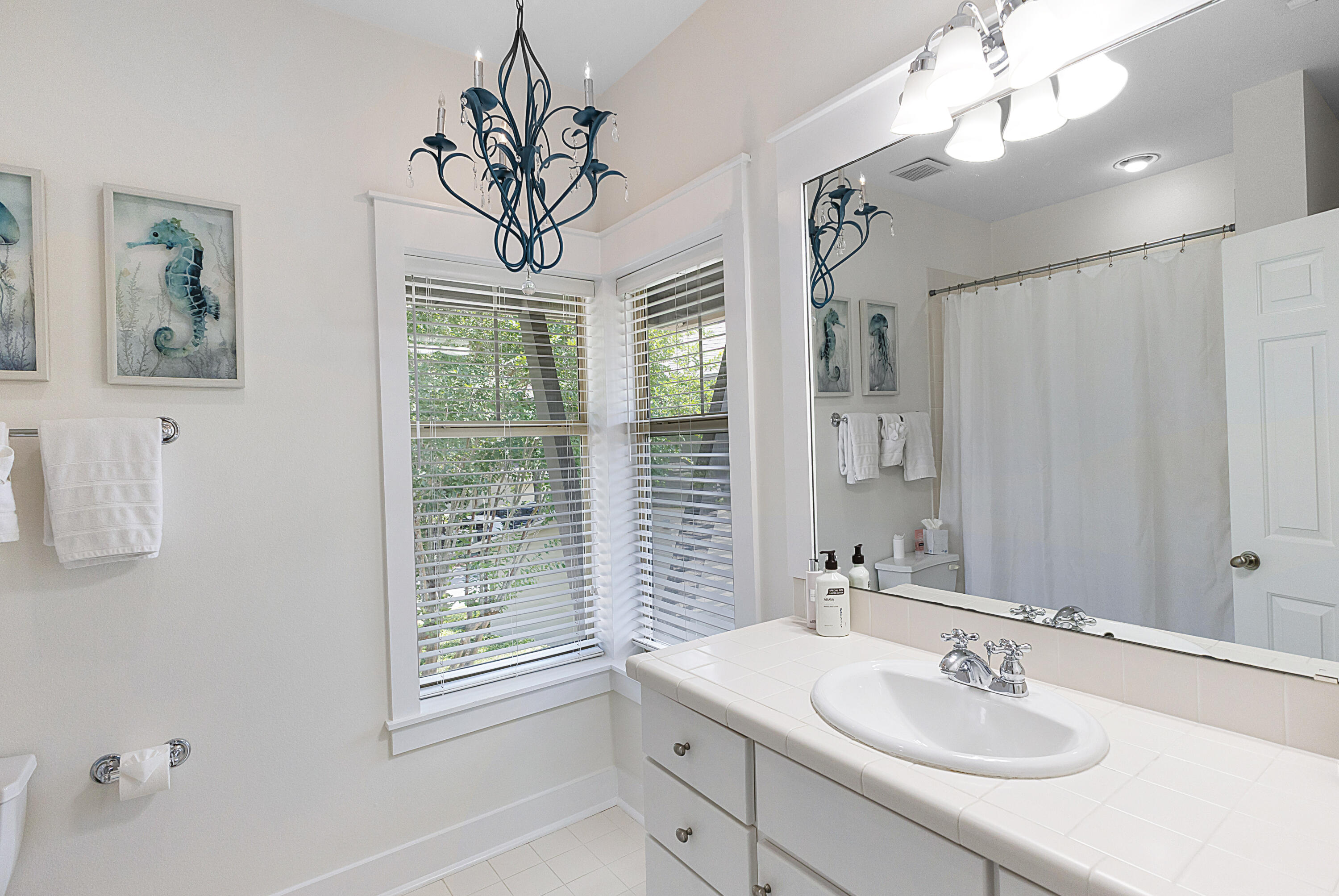 MAGNOLIA BAY - Residential