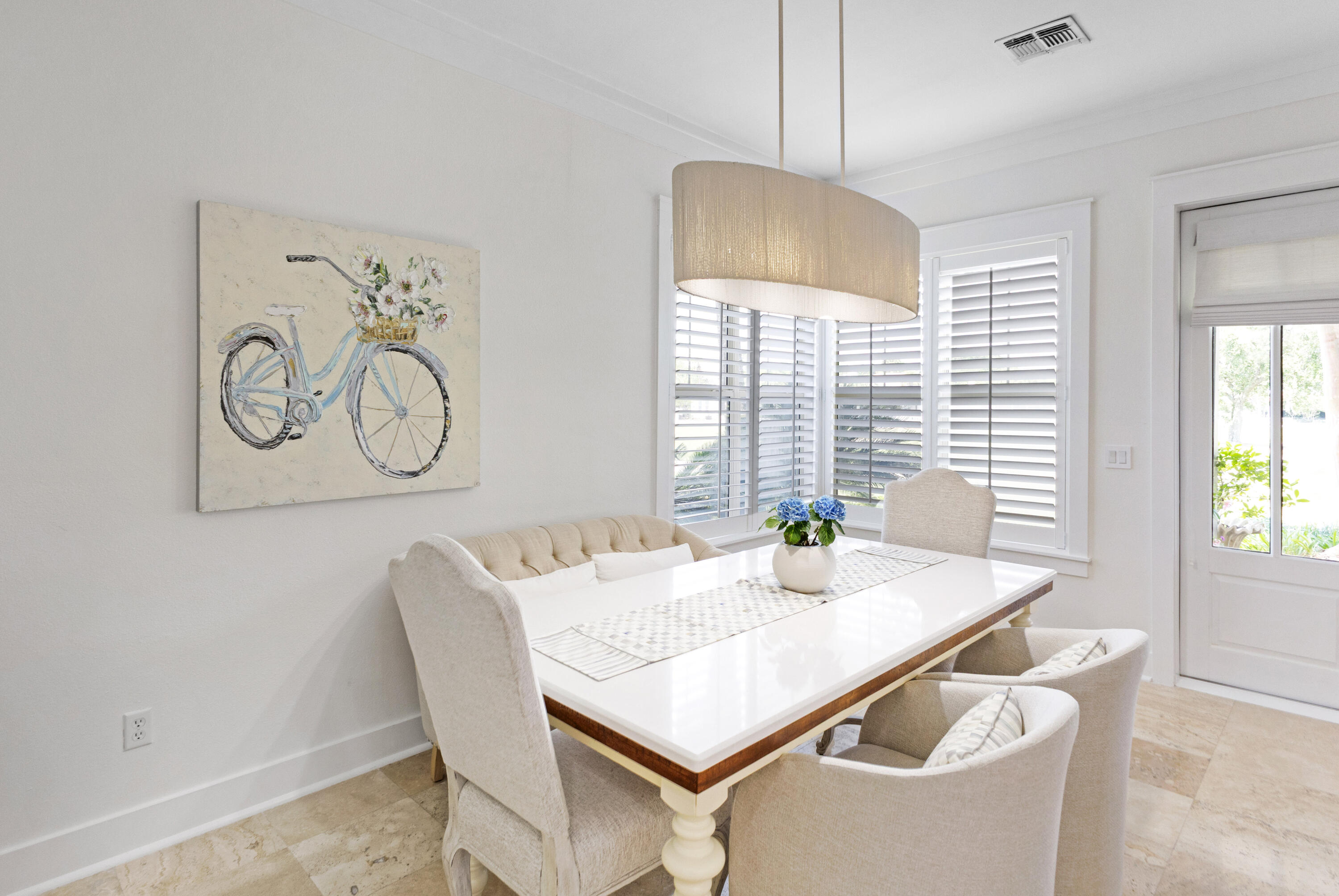 MAGNOLIA BAY - Residential