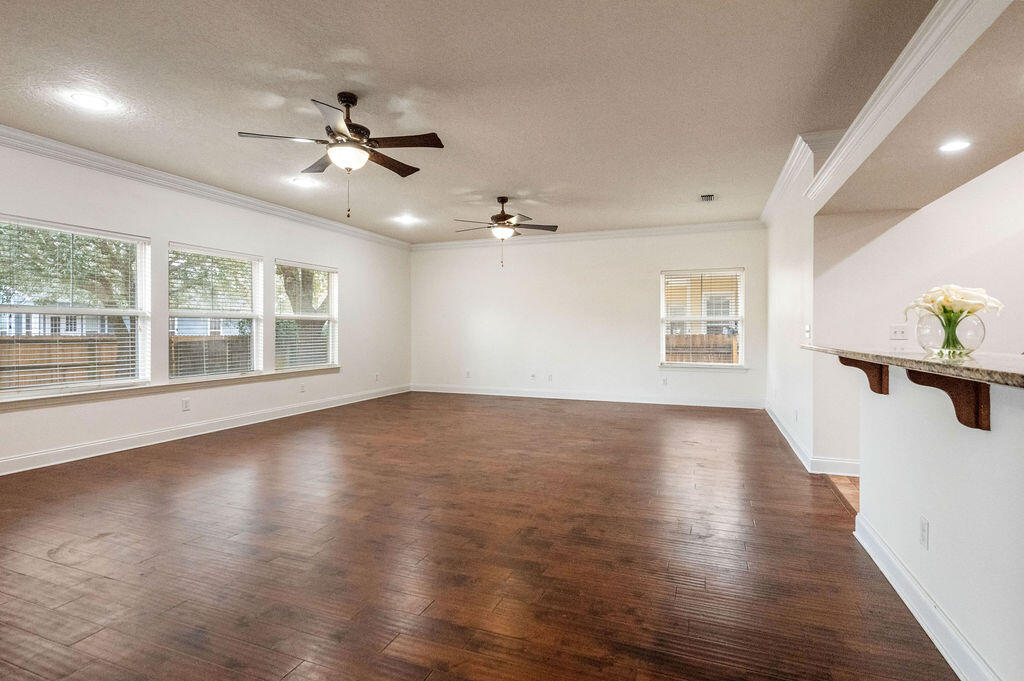 VALPARAISO PINECREST 6 - Residential