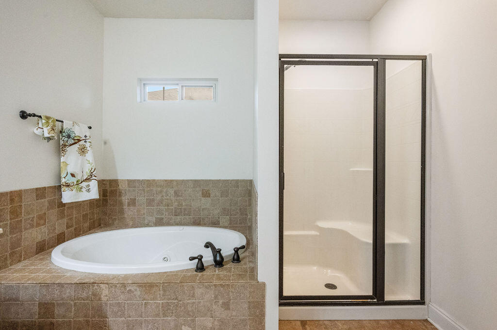 VALPARAISO PINECREST 6 - Residential