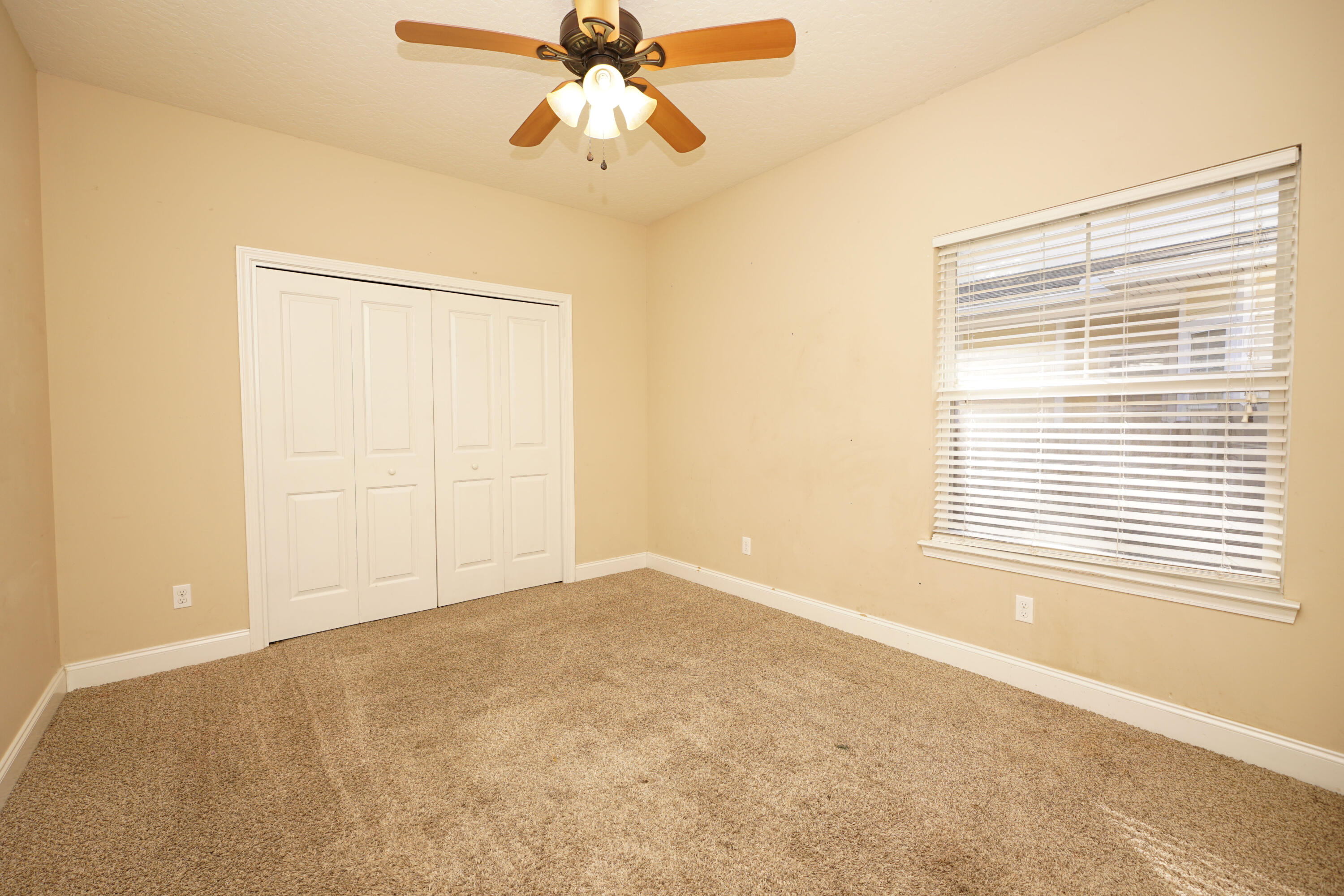 VALPARAISO PINECREST 6 - Residential