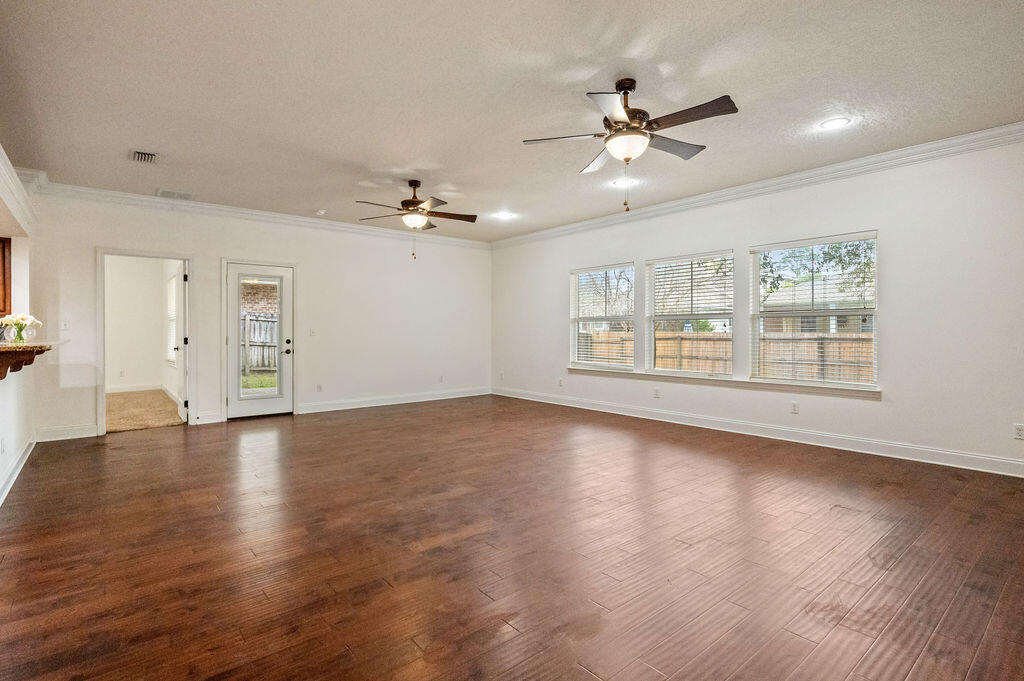 VALPARAISO PINECREST 6 - Residential