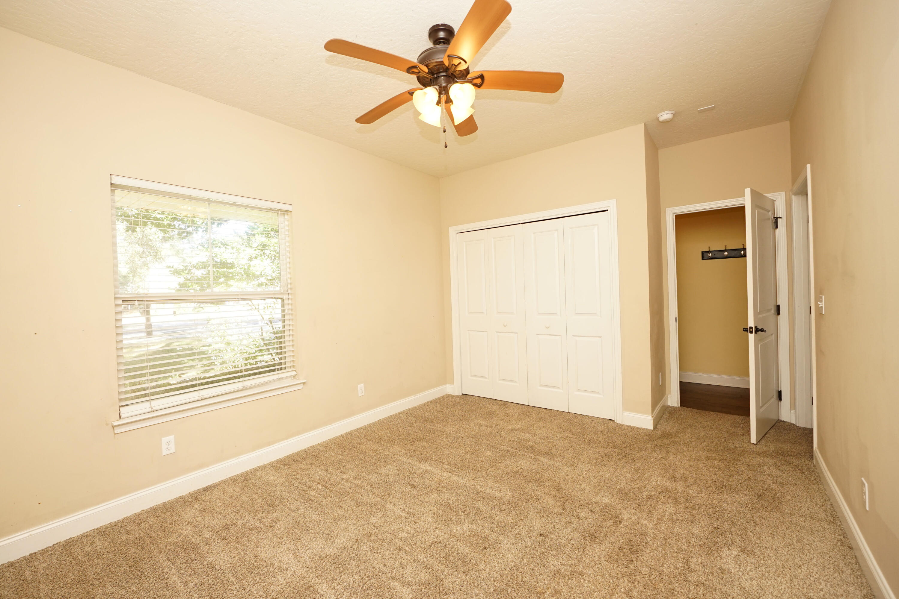 VALPARAISO PINECREST 6 - Residential