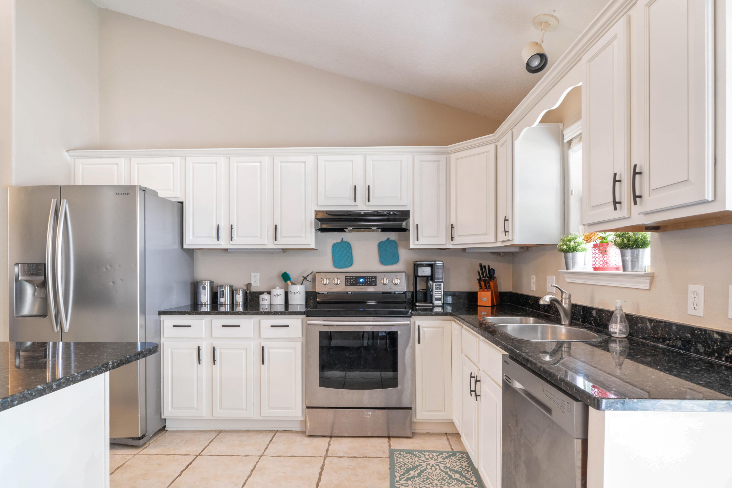 HOLLEY BY THE SEA - Residential