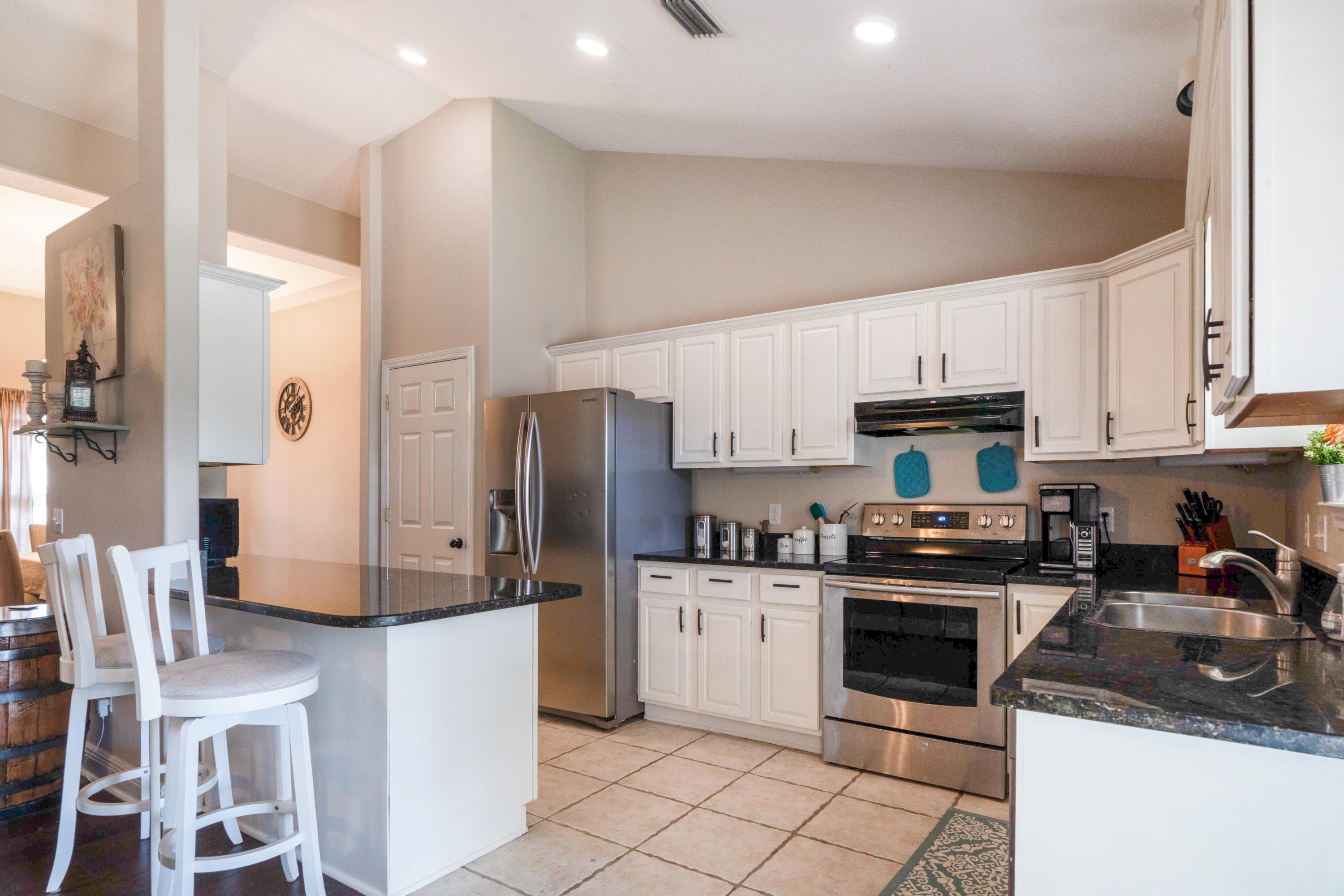 HOLLEY BY THE SEA - Residential