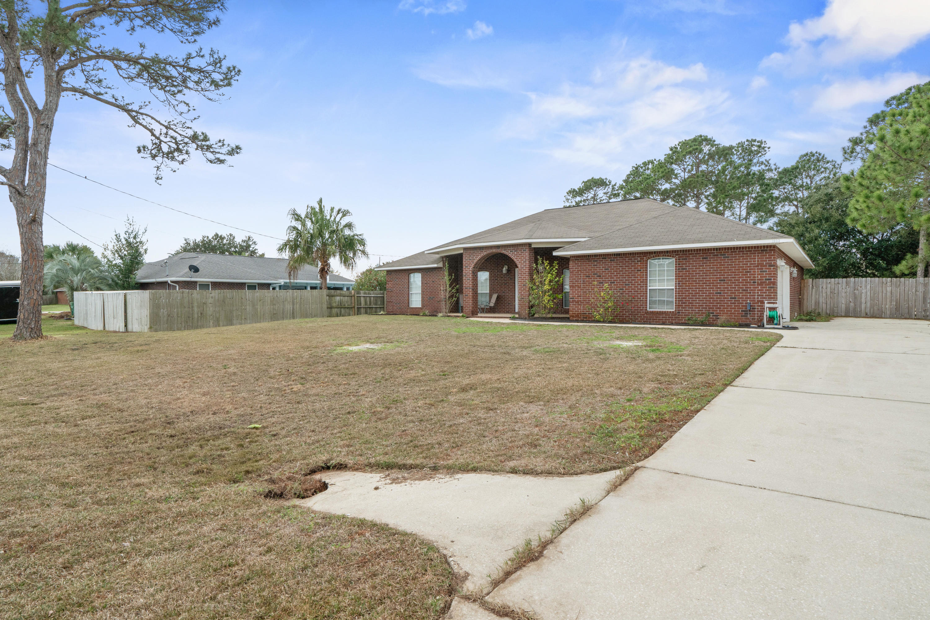 HOLLEY BY THE SEA - Residential