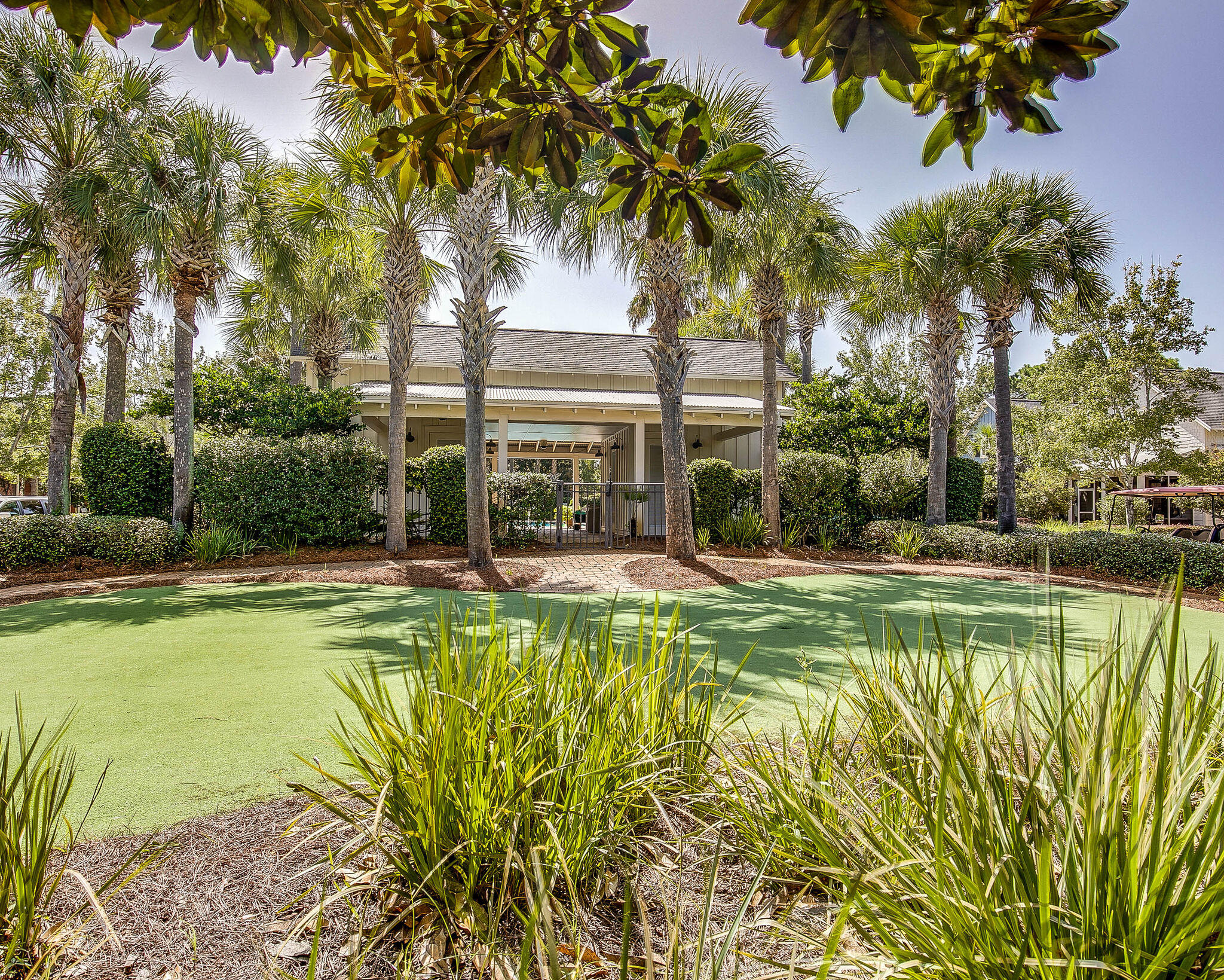 BUNGALOS AT SANDESTIN - Residential