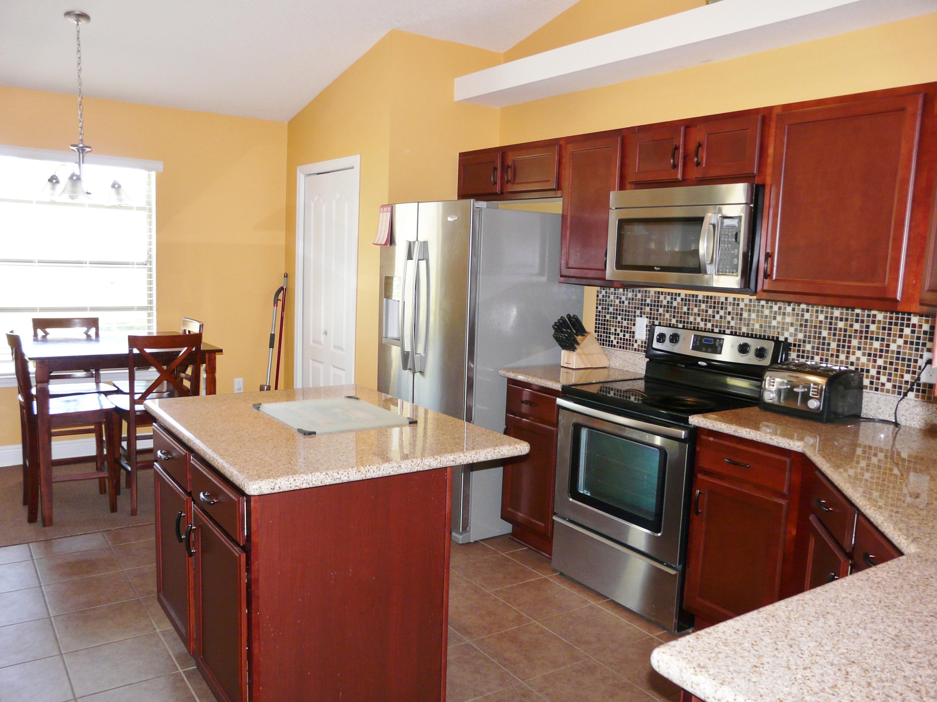 SILVER SPRINGS EST - Residential