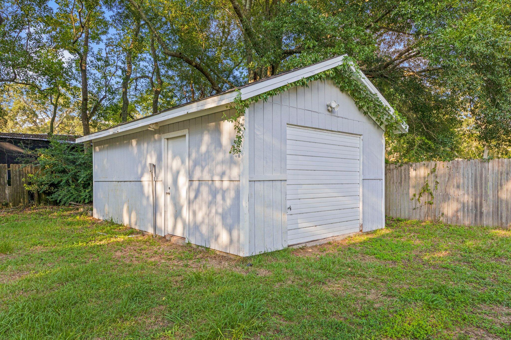 METES & BOUNDS - Residential Lease