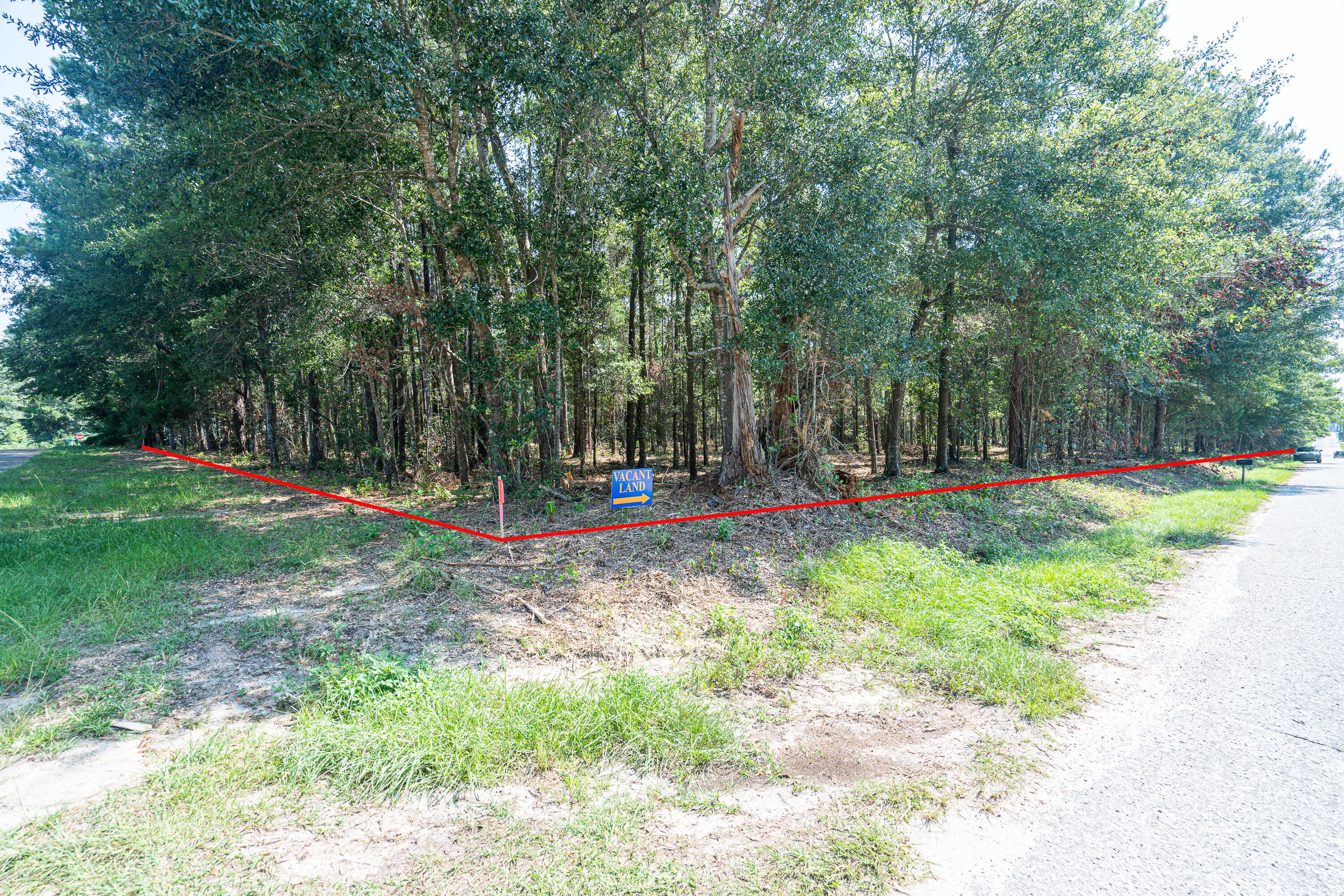 NORTH SUPERGROUP (221000.00) - Land