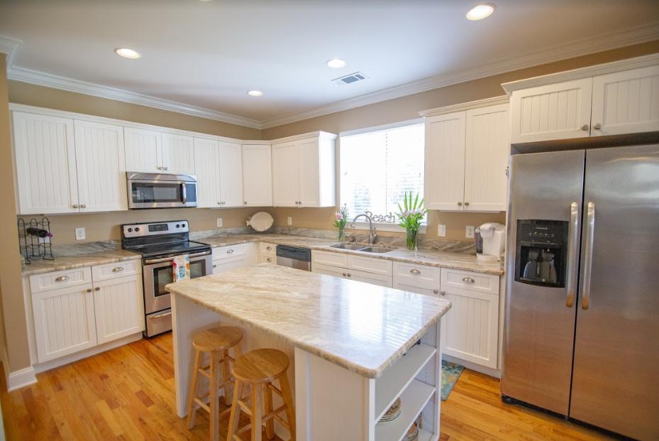 CRYSTAL LAKE - Residential