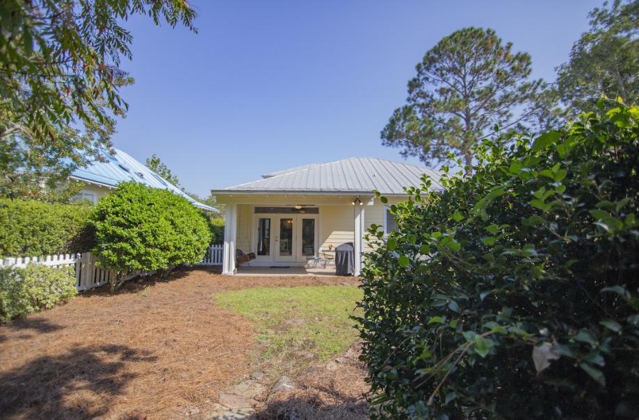 CRYSTAL LAKE - Residential