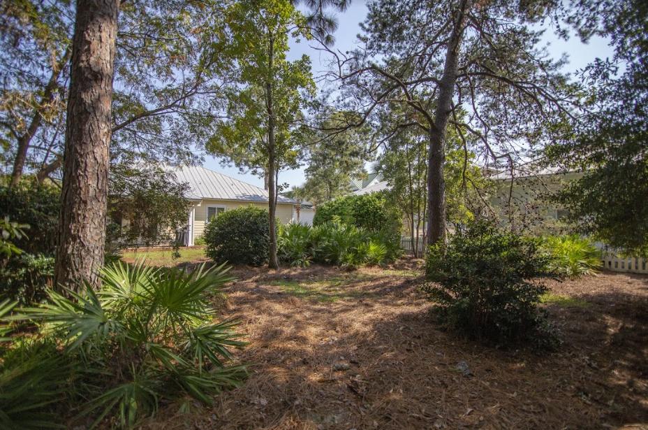 CRYSTAL LAKE - Residential