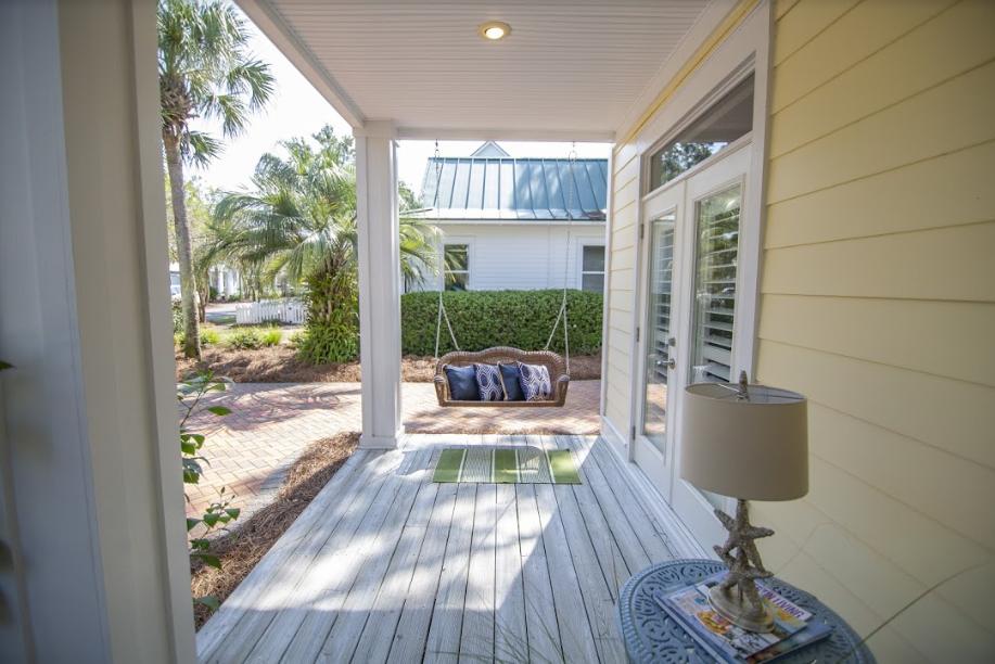 CRYSTAL LAKE - Residential