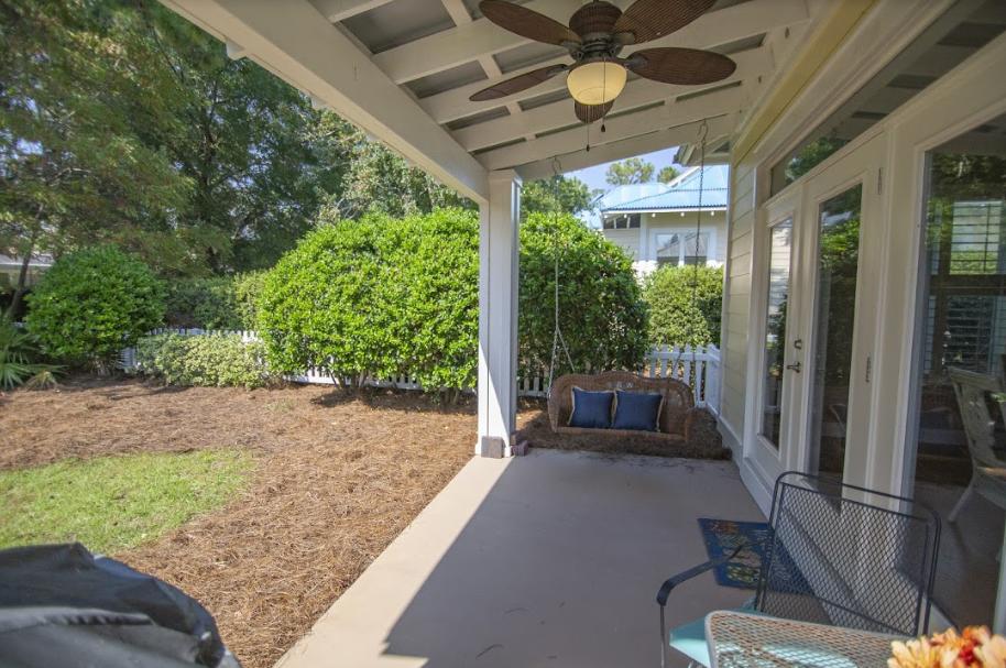 CRYSTAL LAKE - Residential