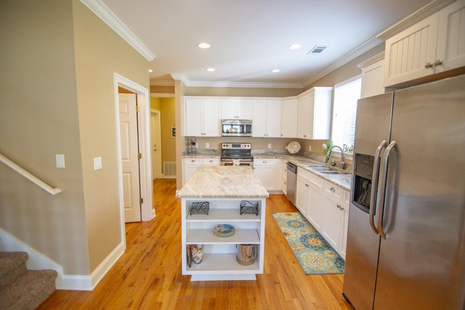 CRYSTAL LAKE - Residential