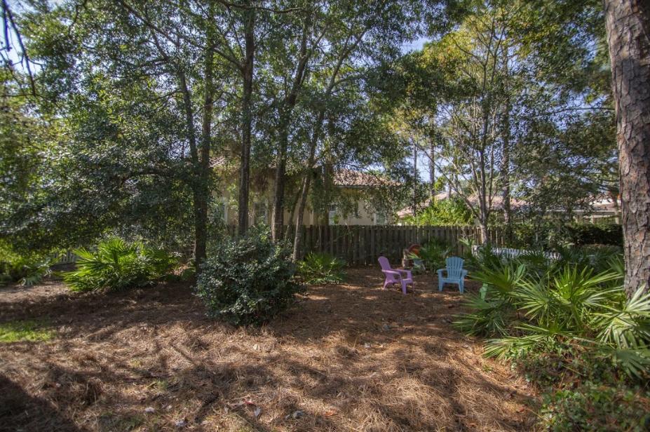 CRYSTAL LAKE - Residential