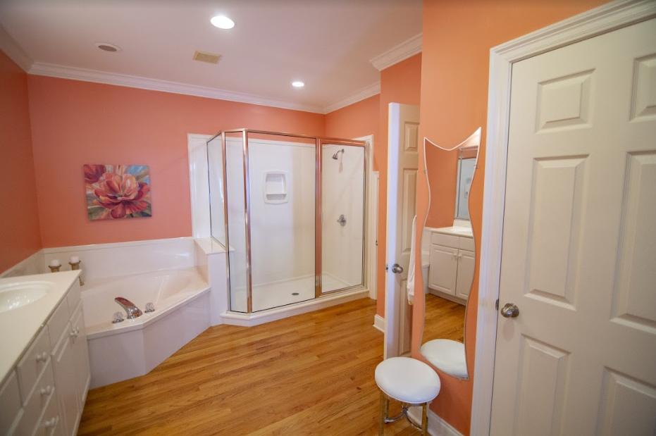 CRYSTAL LAKE - Residential