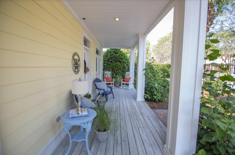 CRYSTAL LAKE - Residential