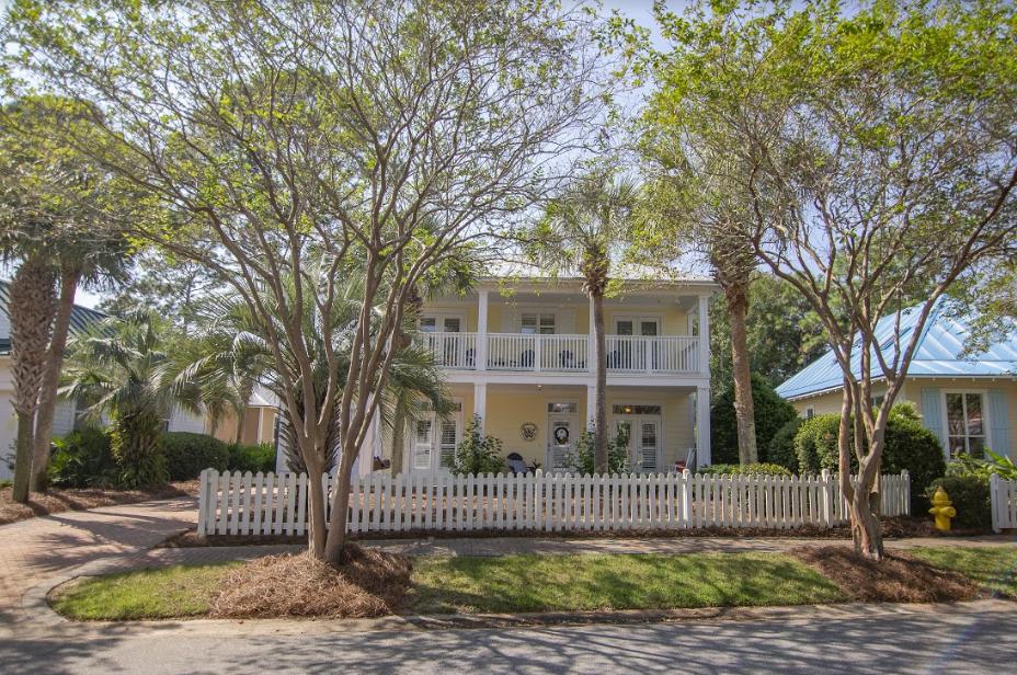 CRYSTAL LAKE - Residential