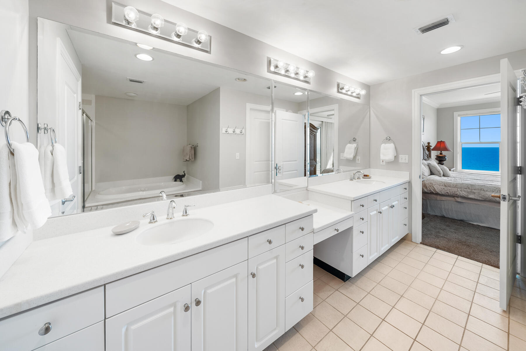 En Soleil Condo - Residential