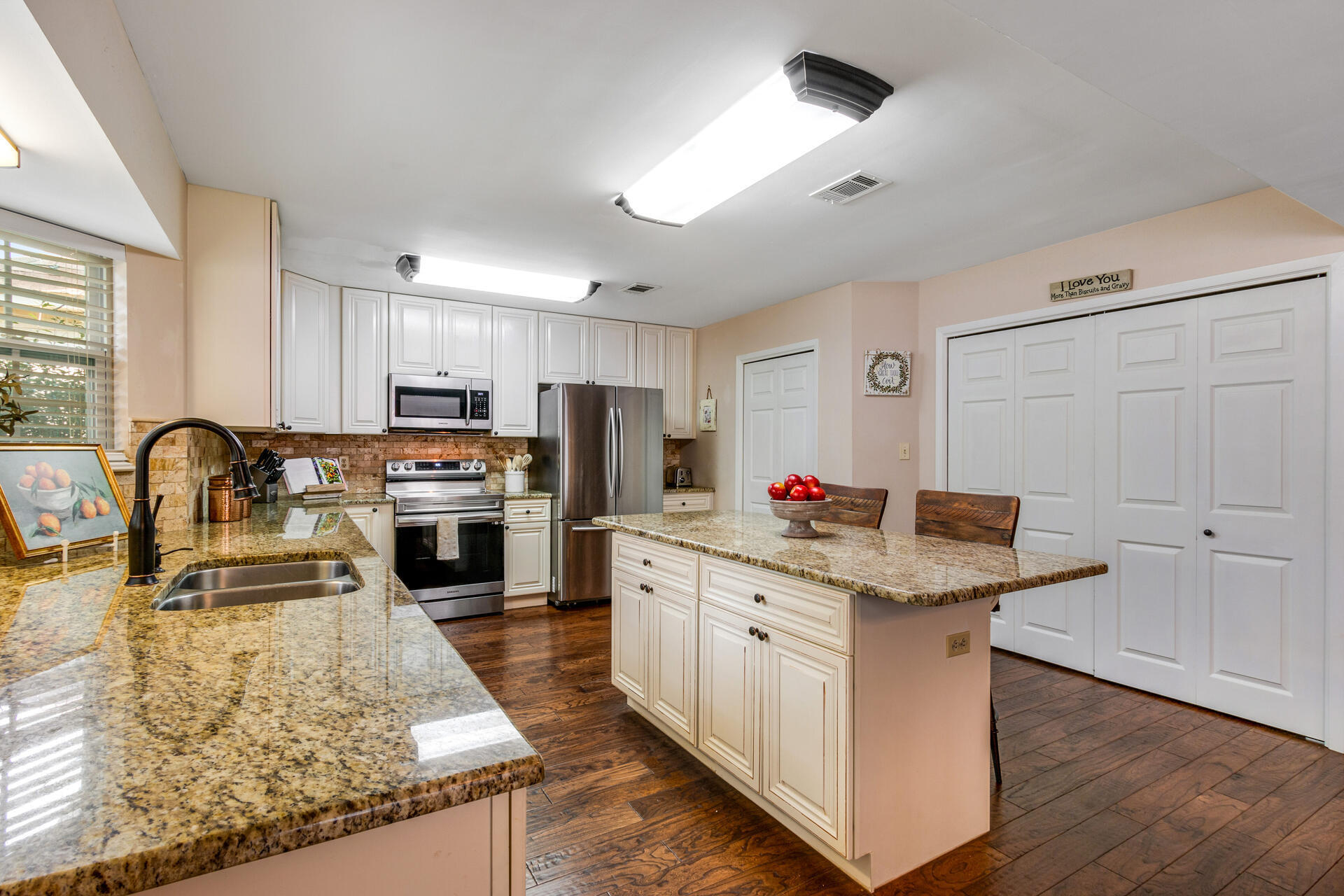 FAIRWAY LAKES PH 1 - Residential