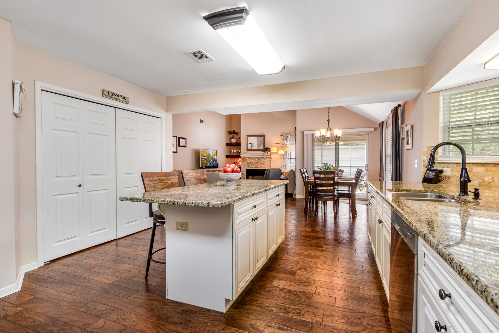 FAIRWAY LAKES PH 1 - Residential