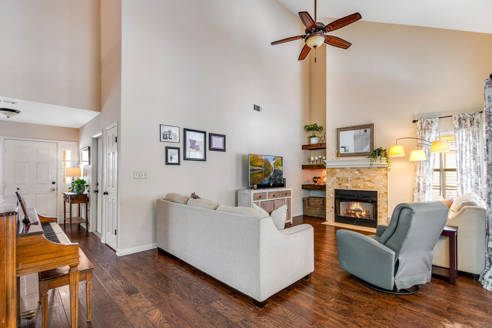 FAIRWAY LAKES PH 1 - Residential