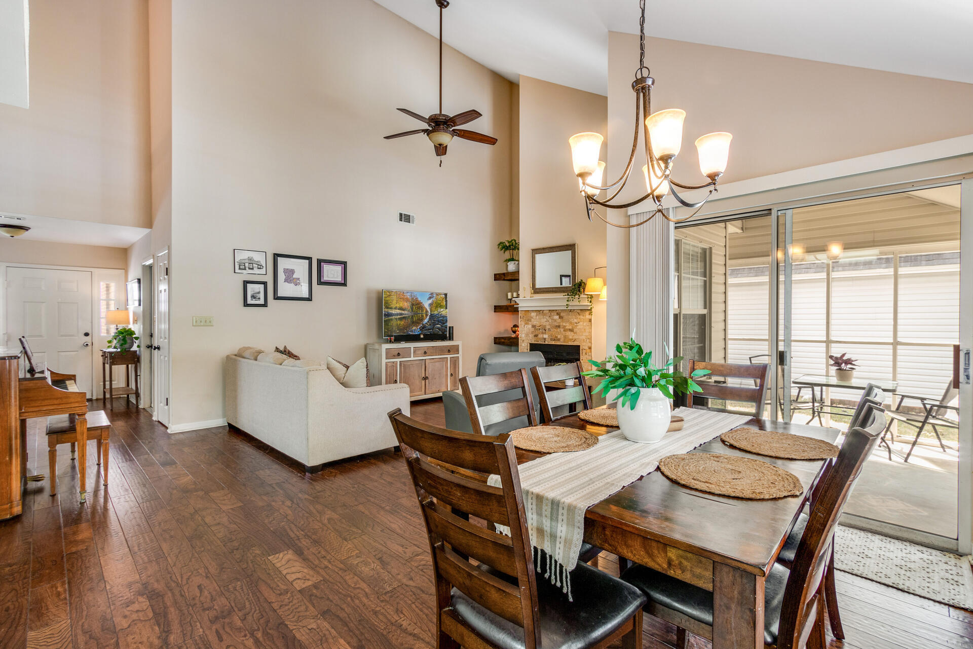 FAIRWAY LAKES PH 1 - Residential