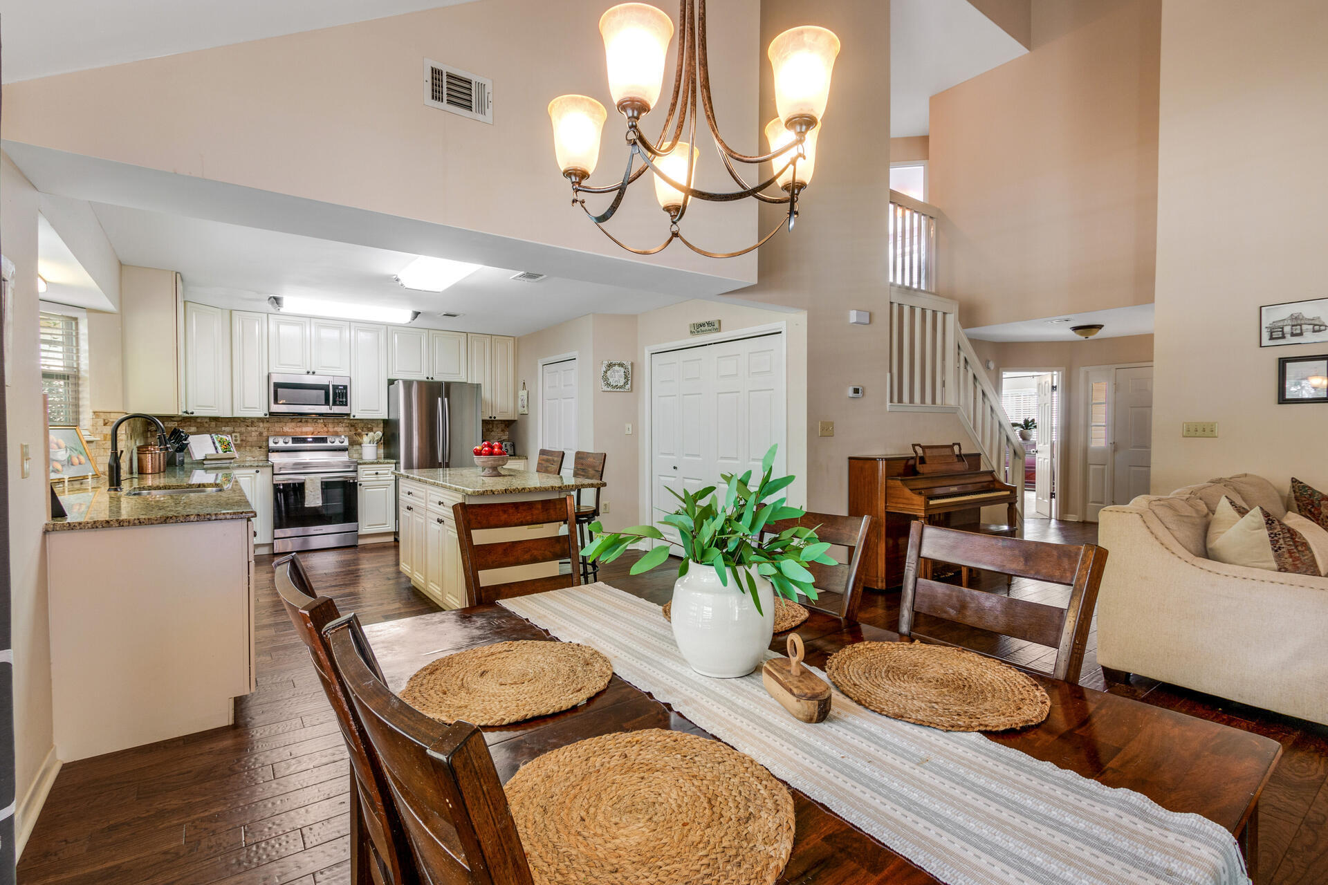 FAIRWAY LAKES PH 1 - Residential