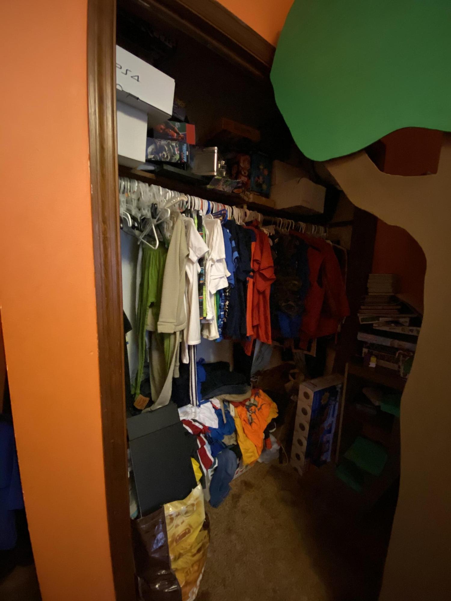 PINE MEADOWS #3 PHASE II LOT 14 BLK A - Residential