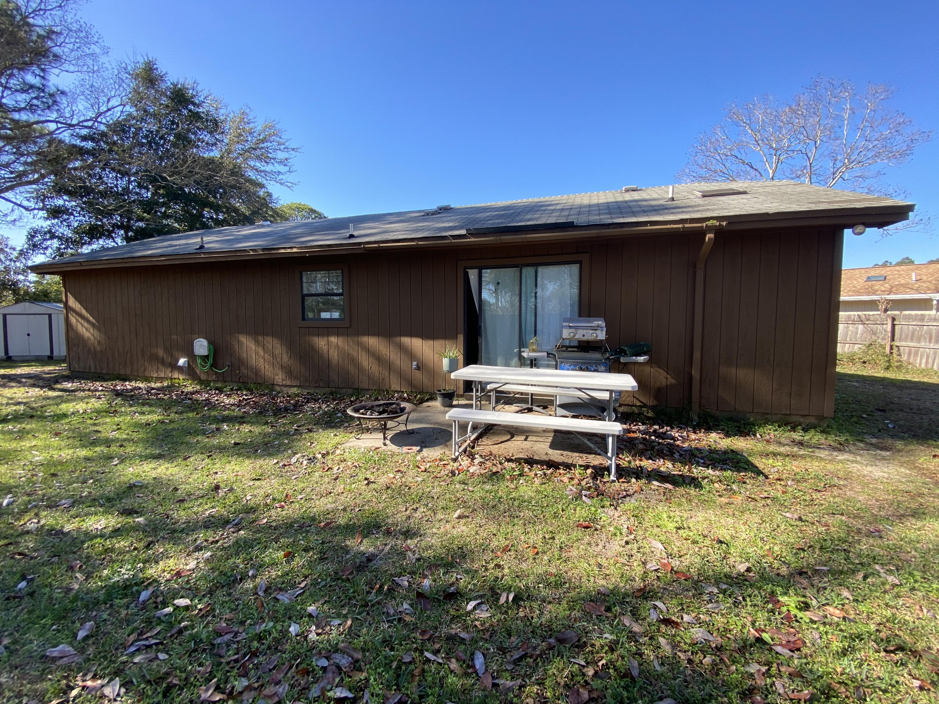 PINE MEADOWS #3 PHASE II LOT 14 BLK A - Residential