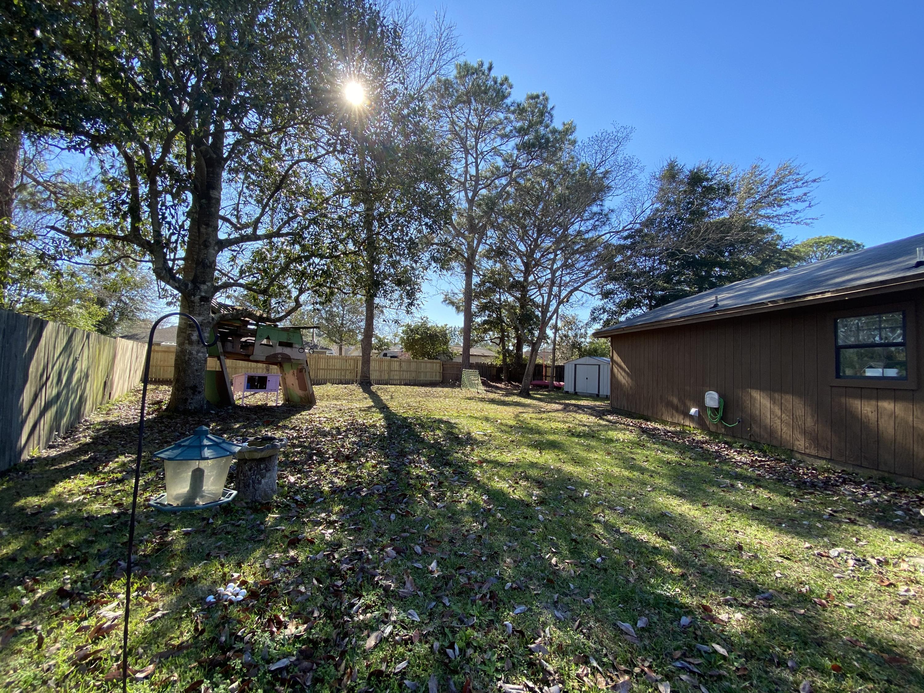 PINE MEADOWS #3 PHASE II LOT 14 BLK A - Residential