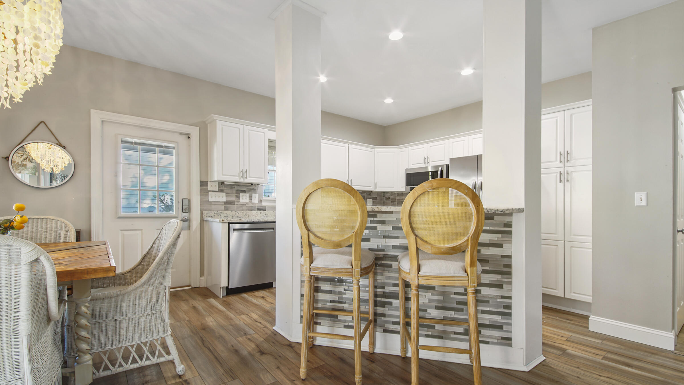 CRYSTAL LAKE - Residential