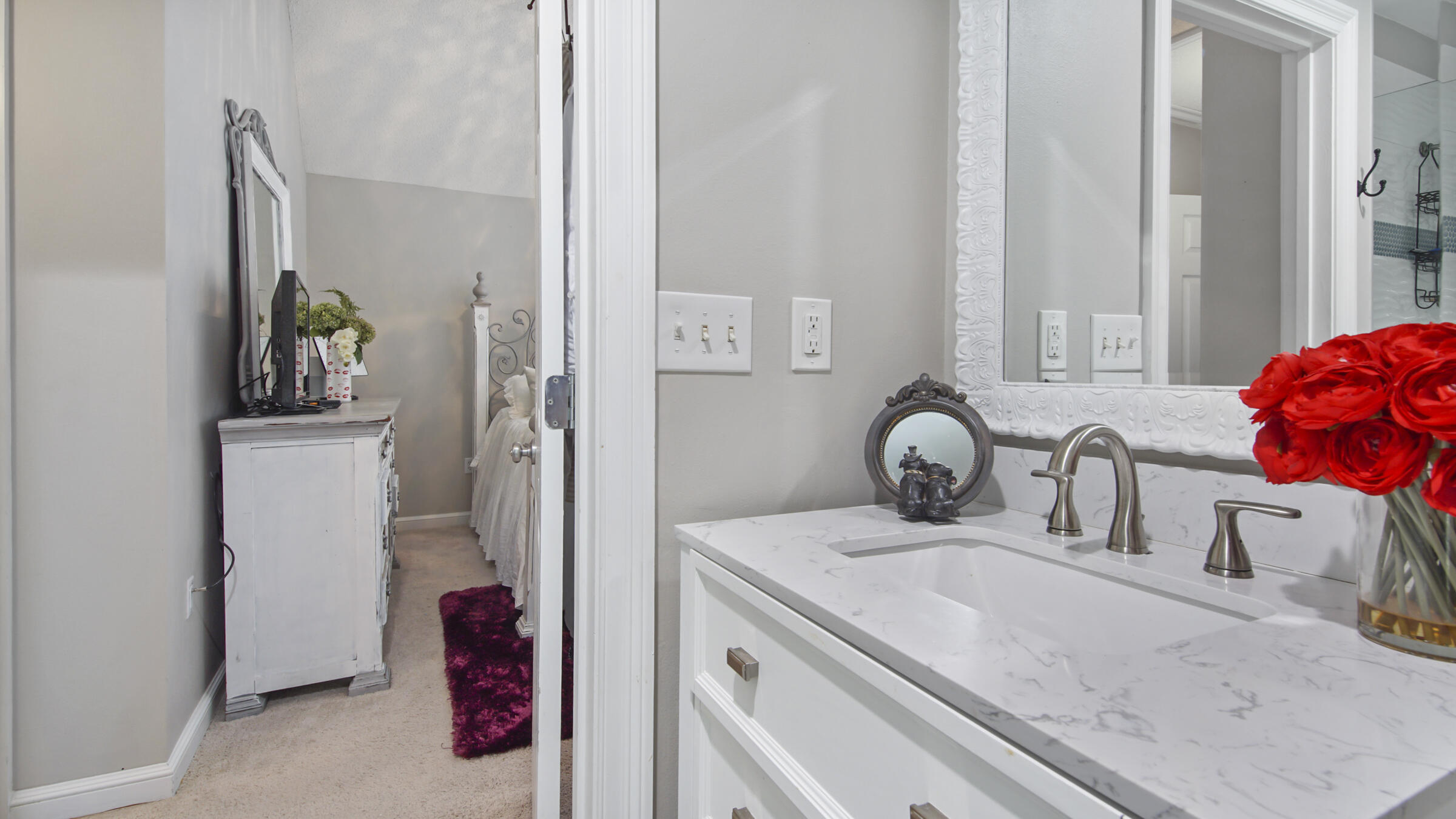 CRYSTAL LAKE - Residential