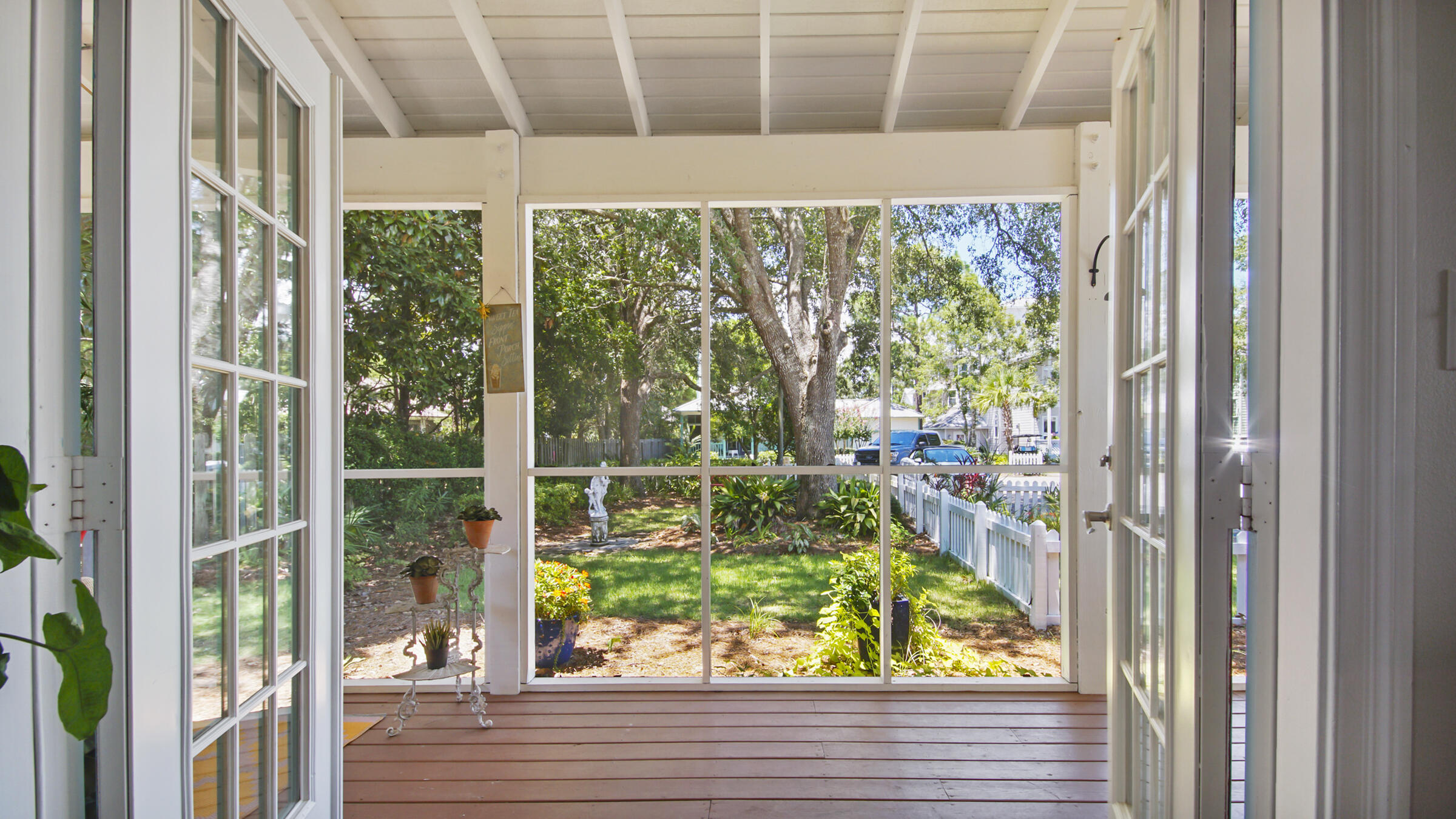 CRYSTAL LAKE - Residential