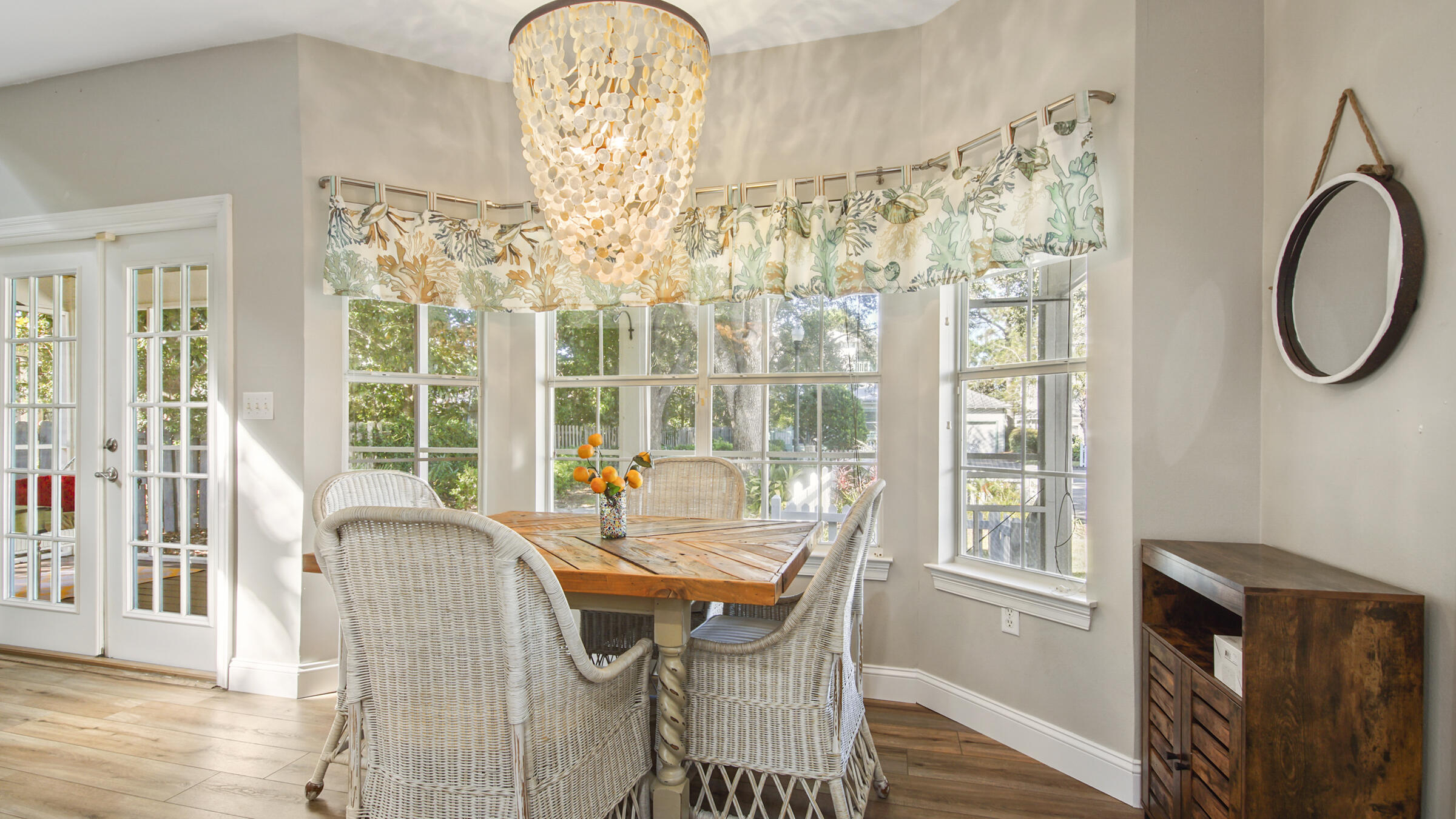 CRYSTAL LAKE - Residential