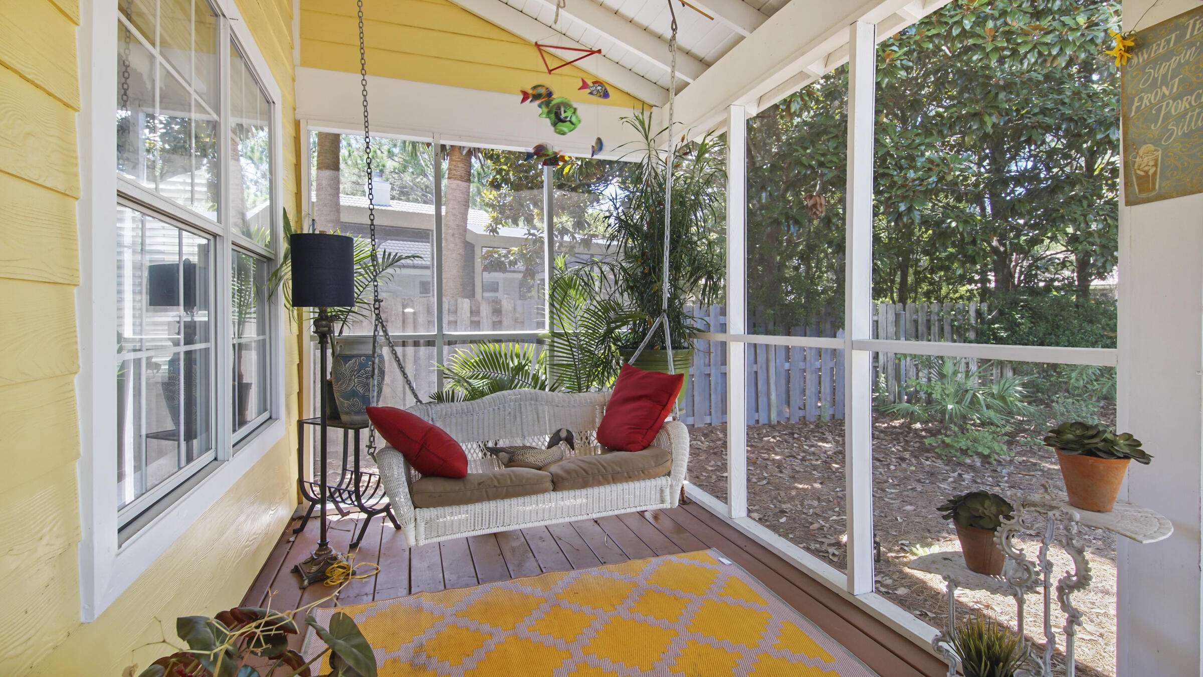 CRYSTAL LAKE - Residential