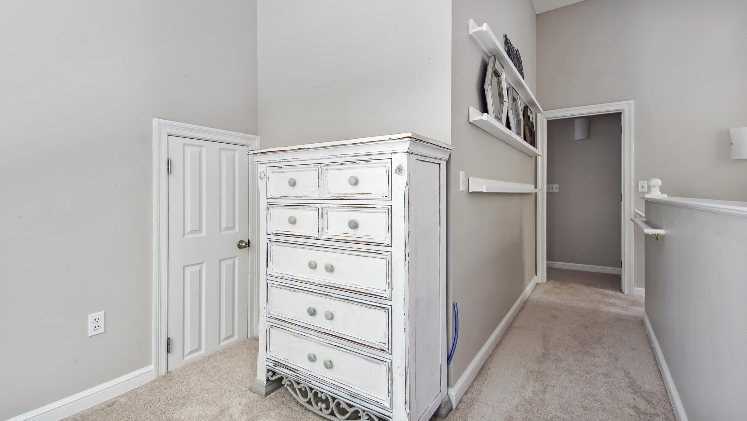 CRYSTAL LAKE - Residential