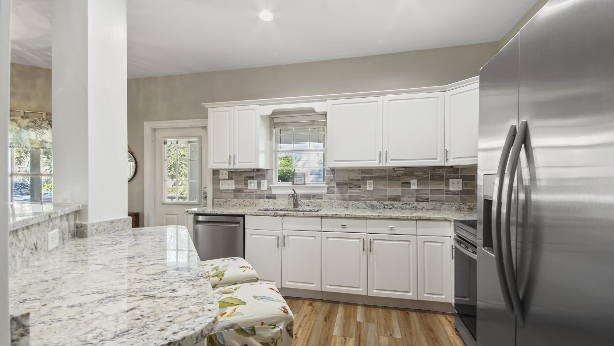 CRYSTAL LAKE - Residential