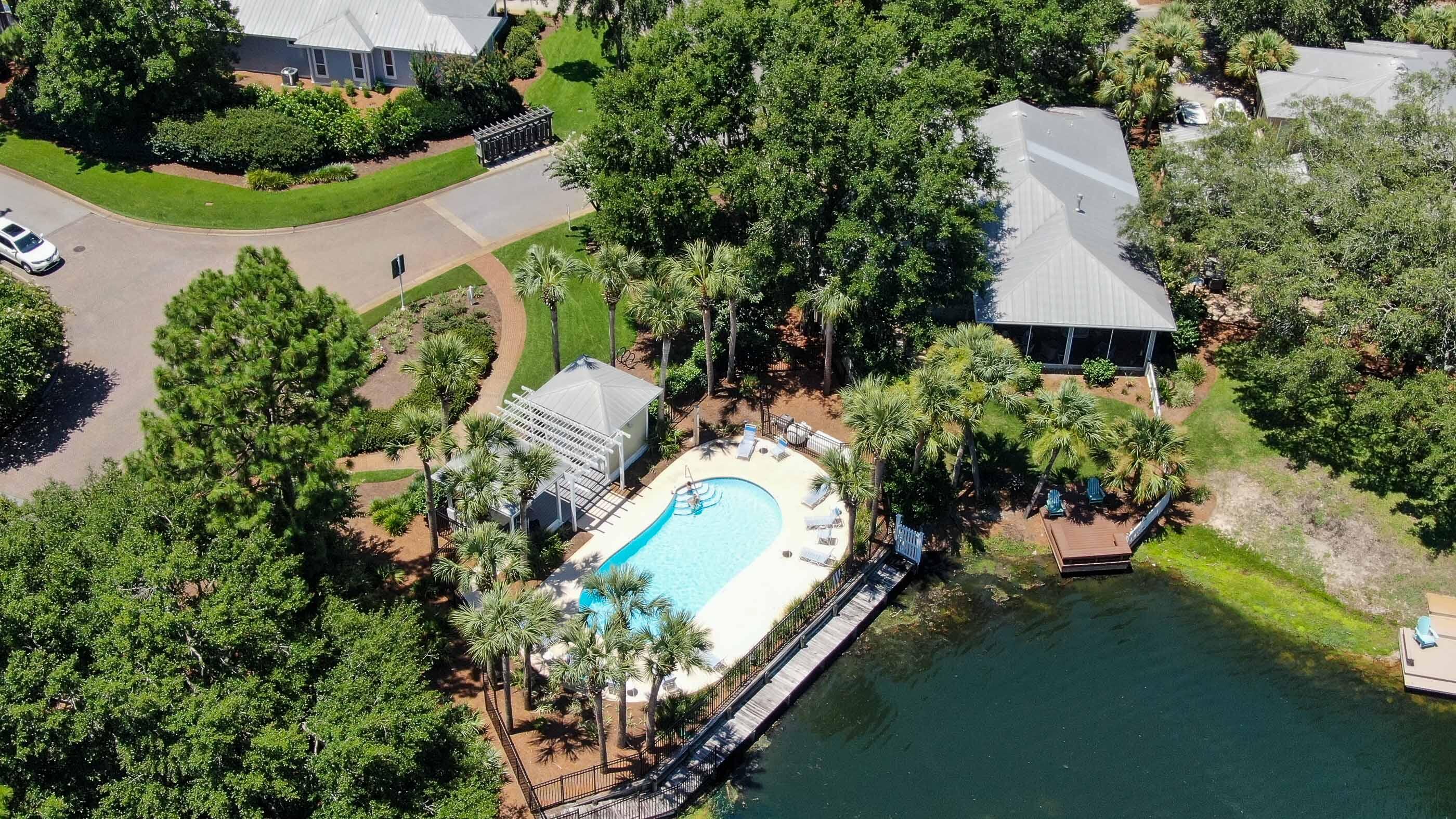 CRYSTAL LAKE - Residential