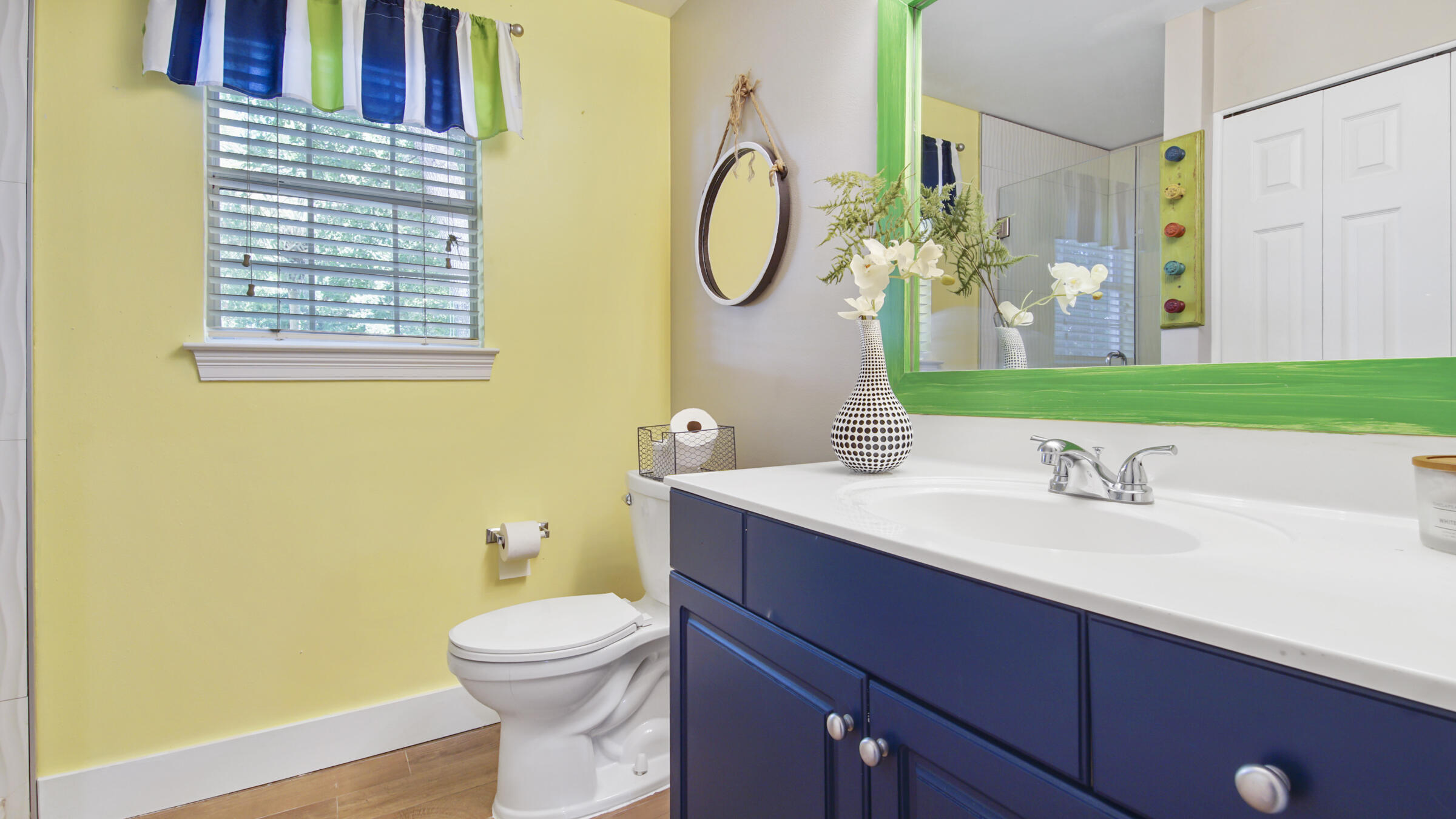 CRYSTAL LAKE - Residential