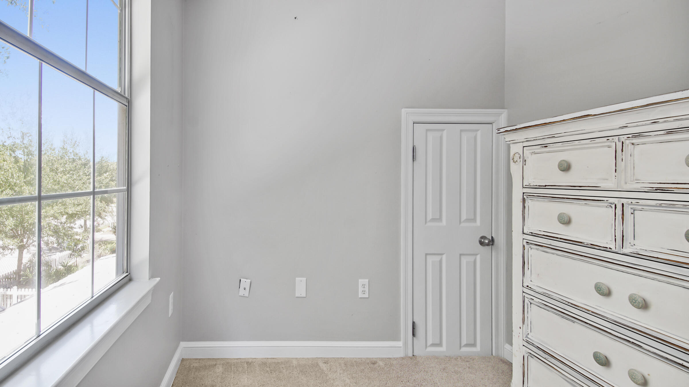 CRYSTAL LAKE - Residential