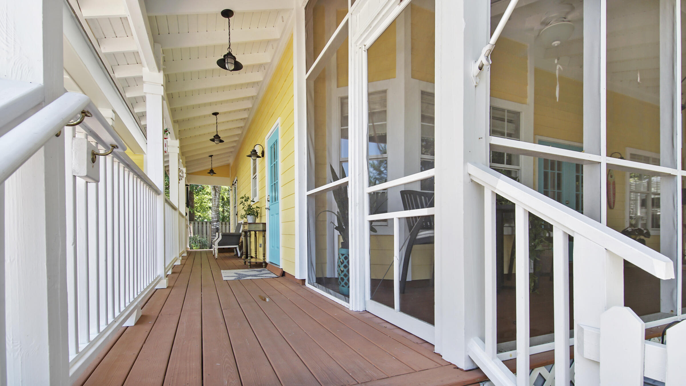 CRYSTAL LAKE - Residential