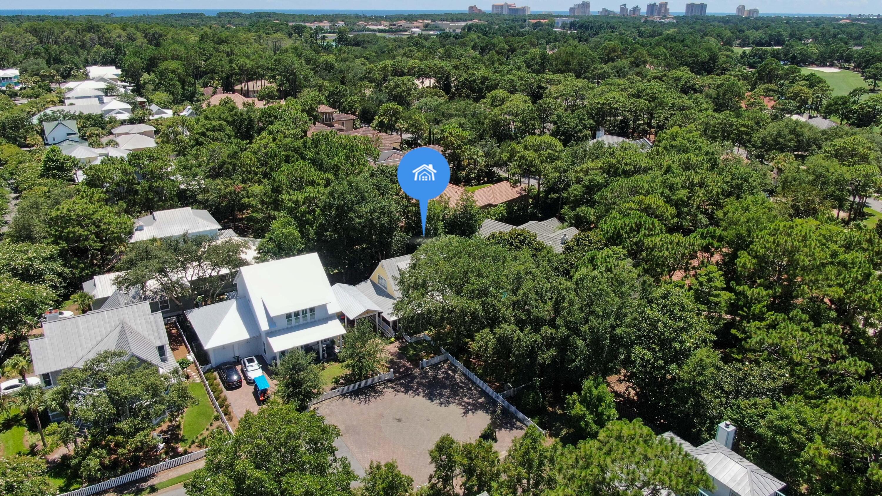 CRYSTAL LAKE - Residential