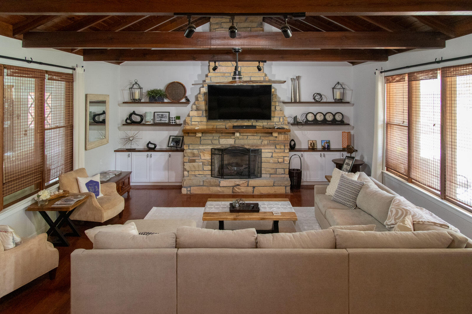 COUNTRY CLUB ESTATES - Residential